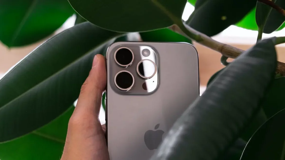 iPhone 16 iPhone 16